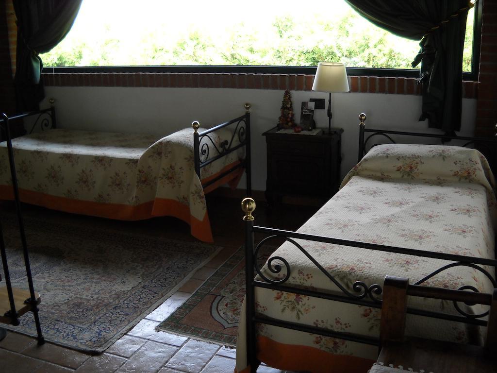 Agriturismo Maiocchi Villa Borgarello Ruang foto