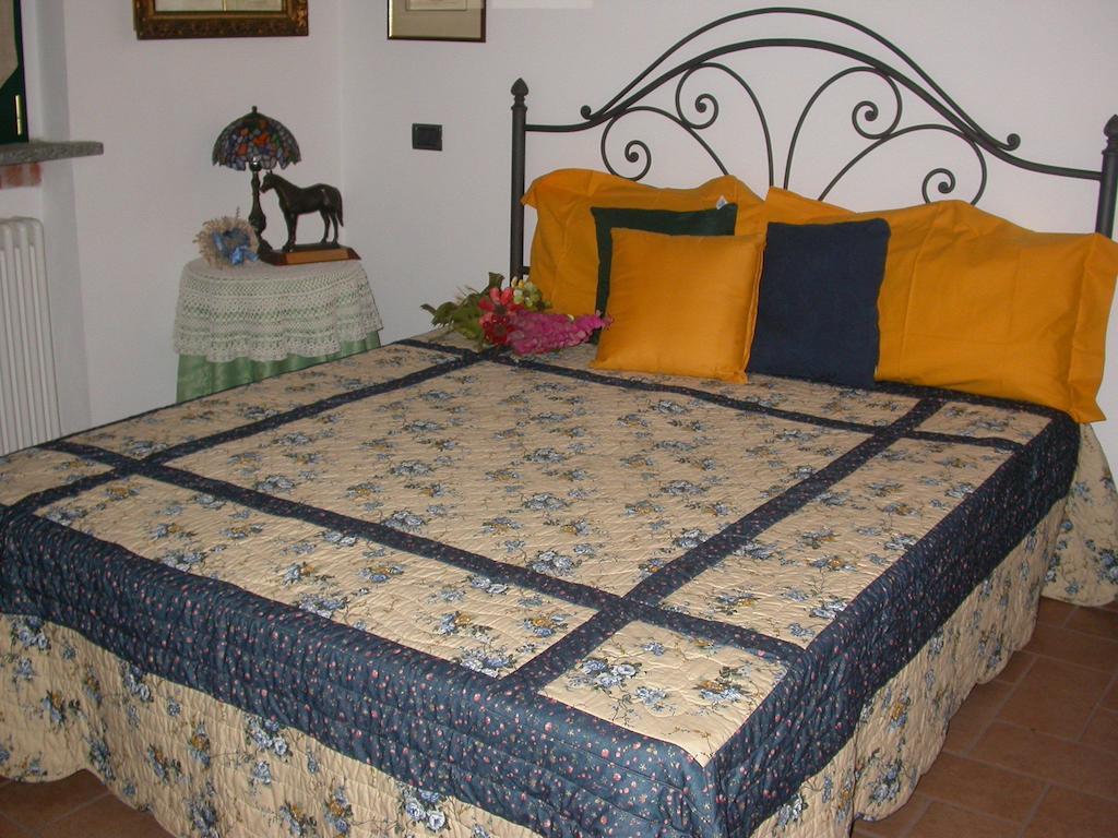 Agriturismo Maiocchi Villa Borgarello Ruang foto