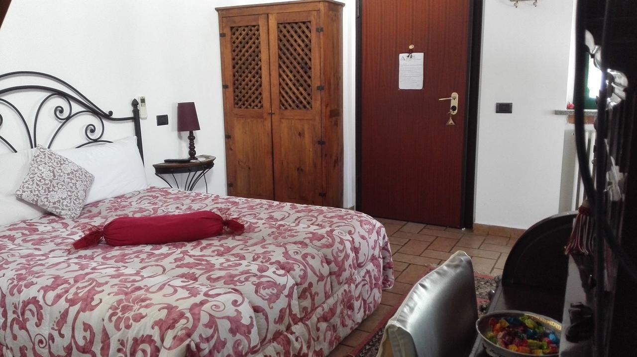 Agriturismo Maiocchi Villa Borgarello Ruang foto